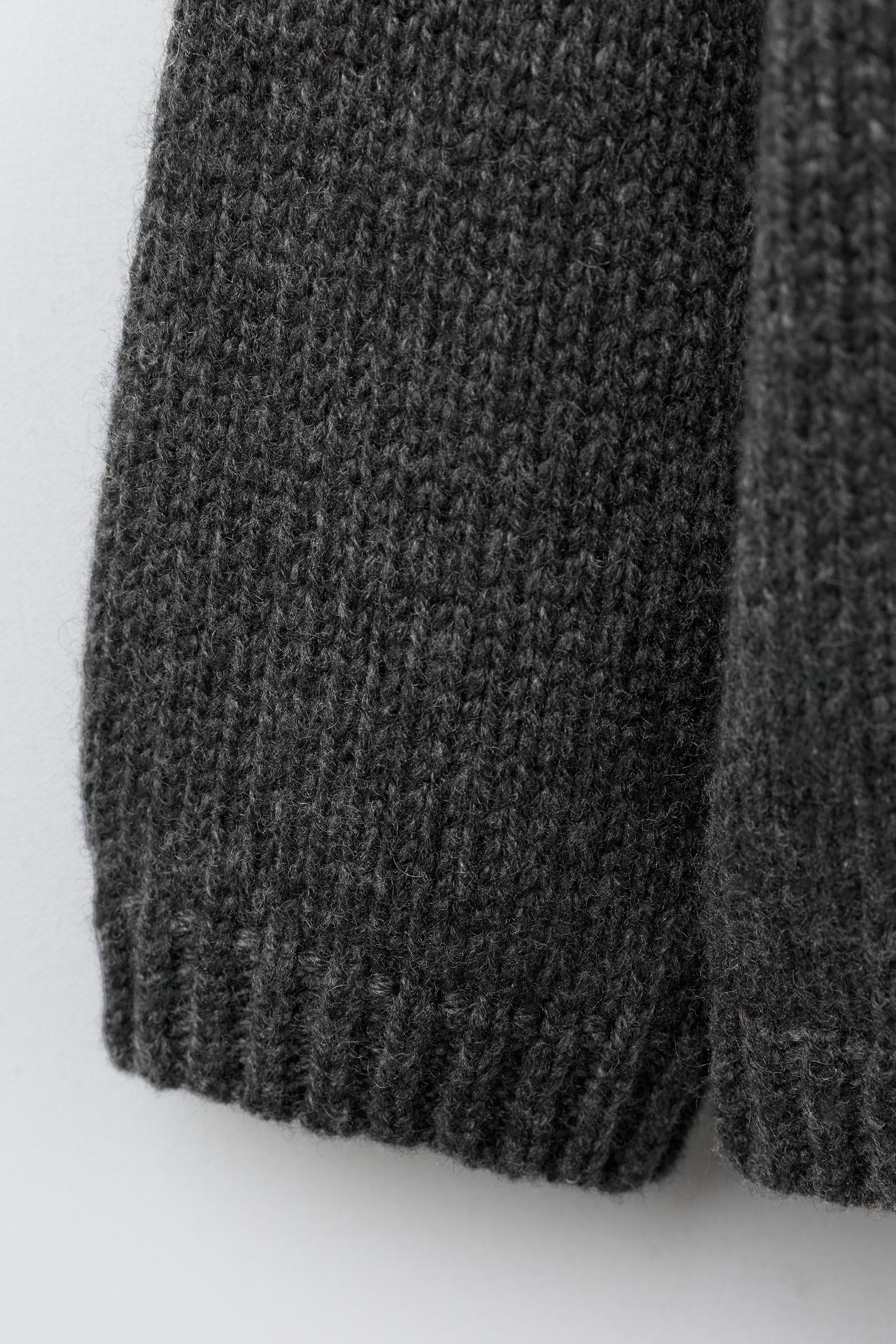 1-6 ANS/ PULL EN MAILLE AVEC LAINE BRODÉ LAPIN